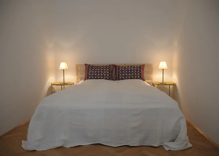 Apartment Beautiful Flat Top-17