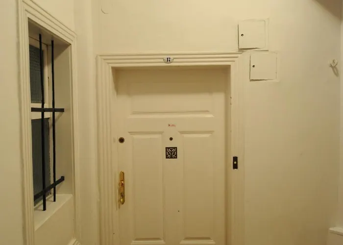 Beautiful Flat Top-17 Apartment